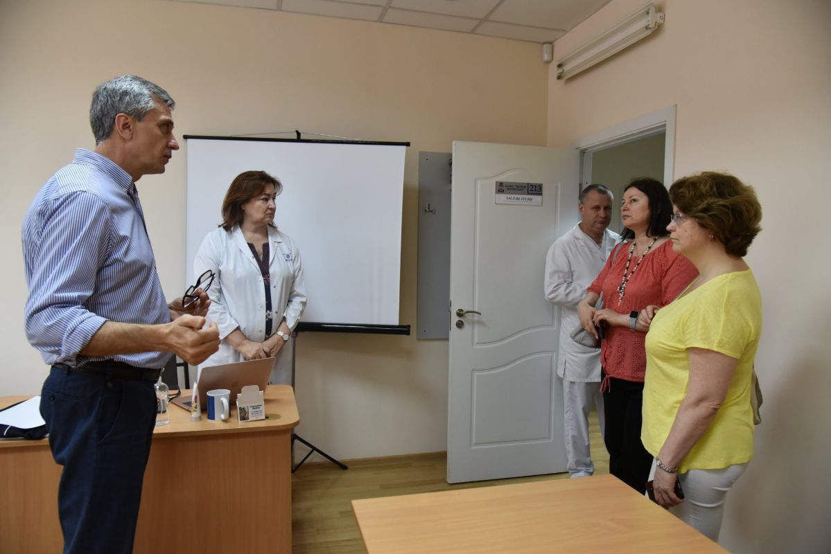 O comisie a ANACEC în misiune de evaluare la USMF „Nicolae Testemițanu”